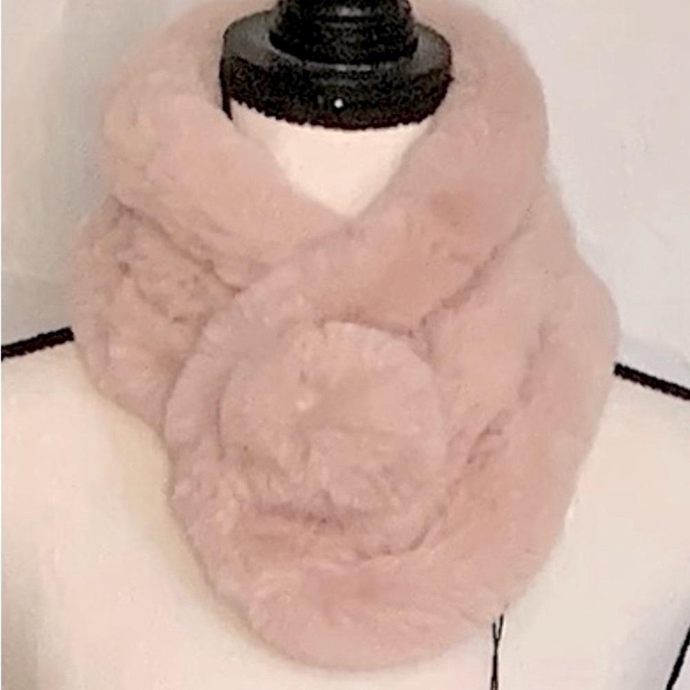 NWOT Pink faux fur muffler